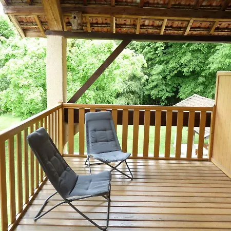 Chambres D'hotes La Maison Aux Bambous Bed & Breakfast 3*